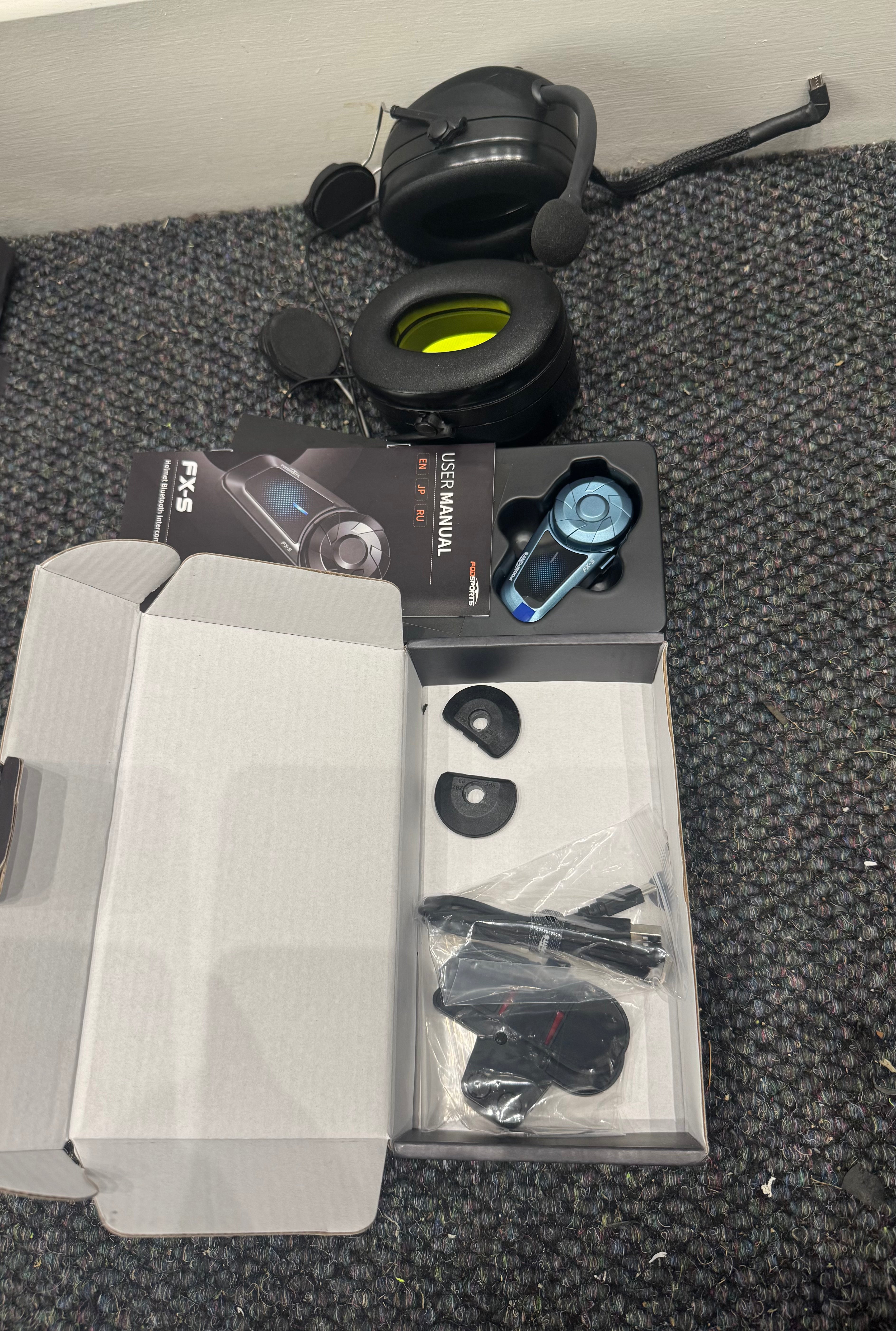 Swoop Tandem Headset pair